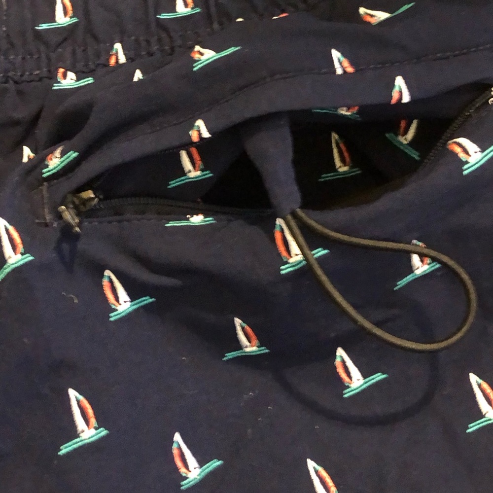 Onia Men’s Charles 5" Embroidered Sailboat Swim Trunks Size M - Picture 9 of 13